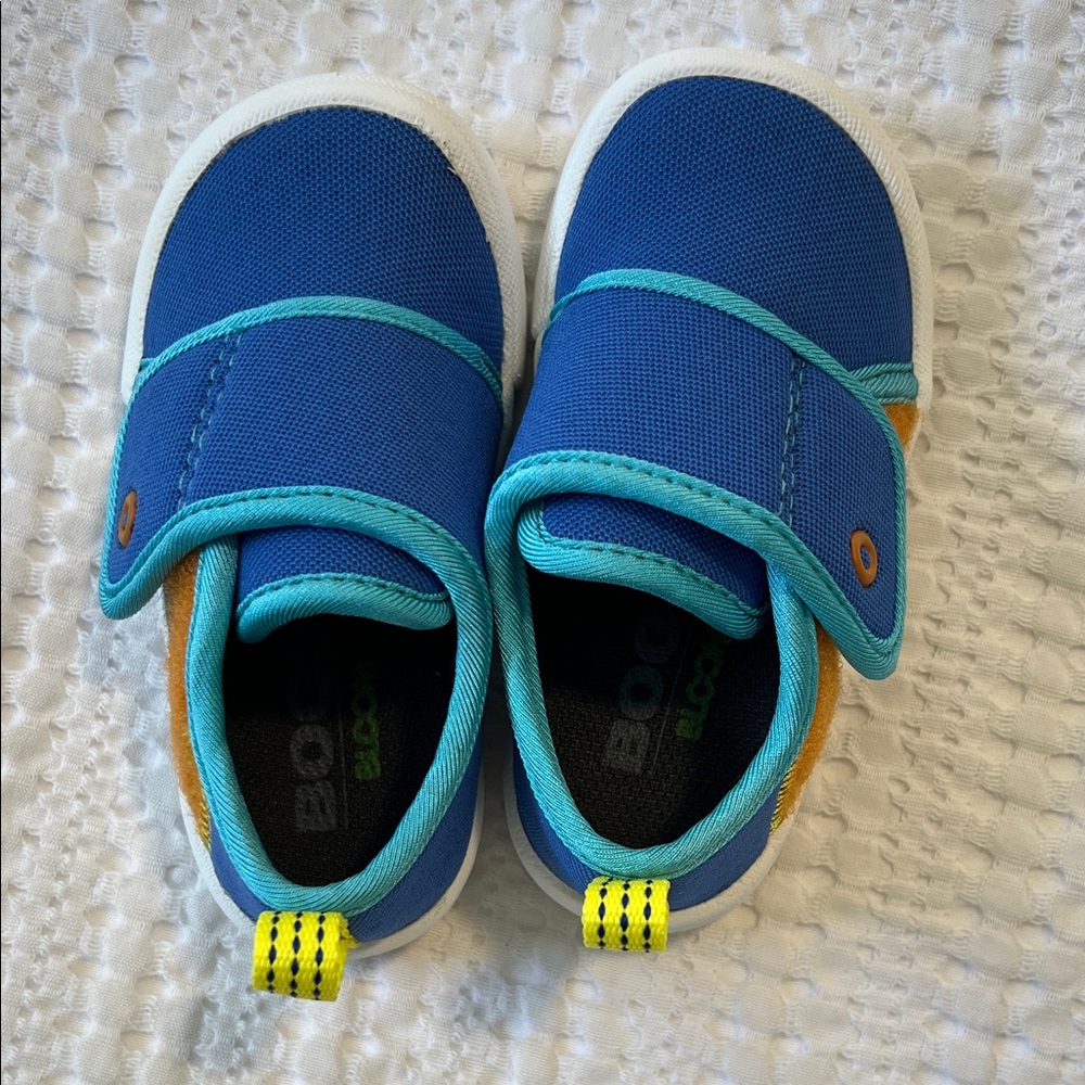 Bogs baby hook and loop shoes